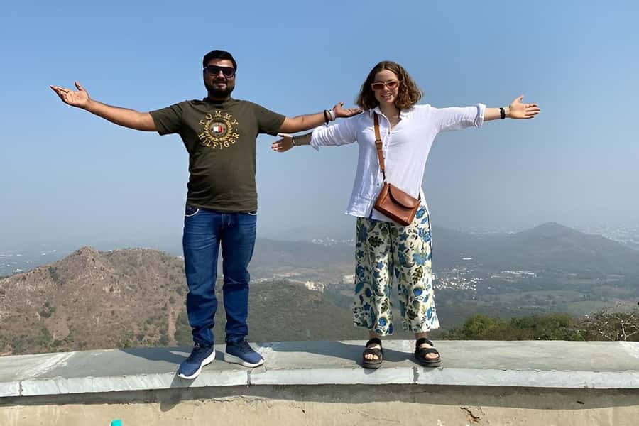 Jaipur: Tour with Nahargarh Sunrise or Monkey Temple Sunset - Hawa Mahal at night and Albert Hall Museum from the outside