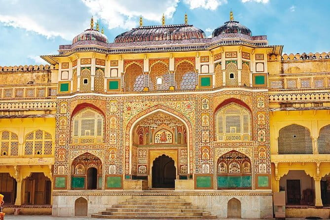 Jaipur Tuktuk Local Sightseeing Day Tour - Stop 4: Panna Meena ka Kund in Amer, 200 feet of steps and views