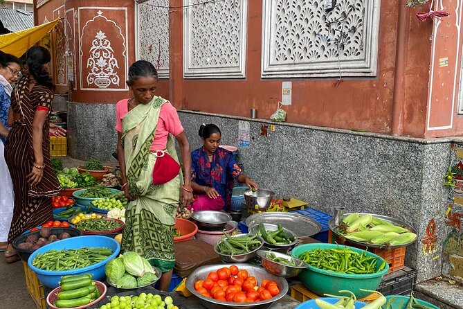 Jaipur walking tour. - Starting at Sanganeri Gate at 7:30 am: what your morning feels like