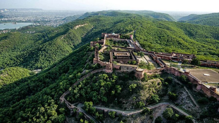 Jhalana Leopard Safari Jaipur – Sunrise & Sunset Jeep Safari - How the guide’s tracking changes your odds