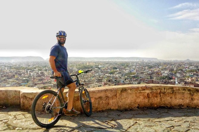 Nahargarh Cycle Tour in Jaipur - Govind Devji Temple and the old-city ride back