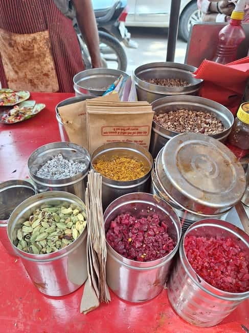 Pink City Walking Tour With Us ( A Haritage Walk in Jaipur) - Vegetable and Flower Markets, Seeing Jaipur’s Daily Economy