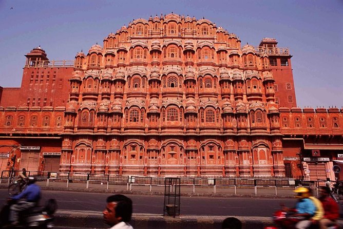 Private Cab for Full day Sightseeing in Jaipur - Panna Meena ka Kund Stepwell: The First Stop That Sets the Tone