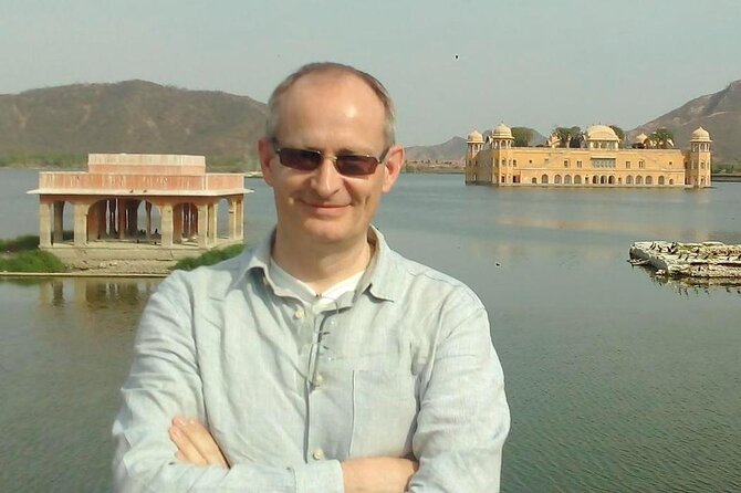 Private Day Tour of Jaipur with a Guide and Including Lunch - Hawa Mahal: The 953 Jharokas and the Art of Window Light