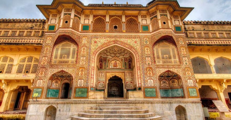 Private Full-Day Jaipur City Tour with Hotel Pick-Up & Drop - Amber Fort: The Main Event, With Sheesh Mahal Magic