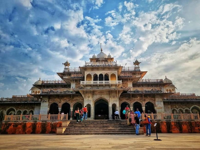 Private Full-Day Jaipur Guided Tour with Monkey Temple - Hawa Mahal, the palace façade you can photograph from multiple angles