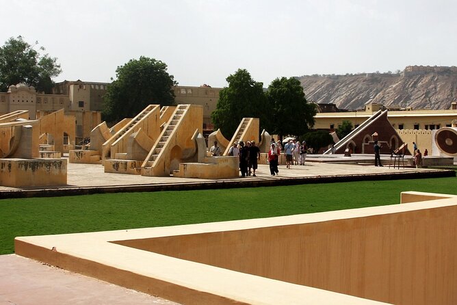 Private Full Day Jaipur History and Heritage Tour - An efficient route through Jaipur’s most recognizable sights