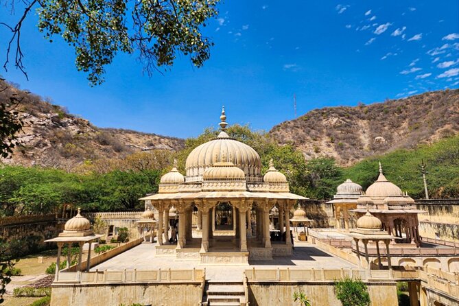 Private Full Day Jaipur History and Heritage Tour - Amber-area stops: Panna Meena ka Kund, Jagat Shiromani Ji Temple, and Amer
