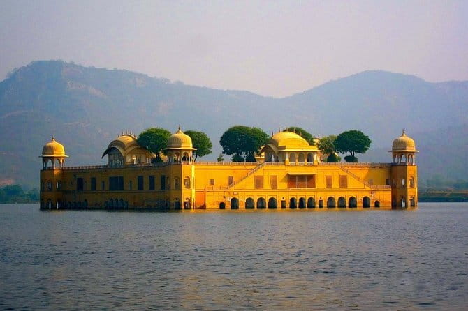 Private Guided Same Day Jaipur Tour From Delhi By Car - Hawa Mahal: 15 minutes for the icon, not for deep exploring