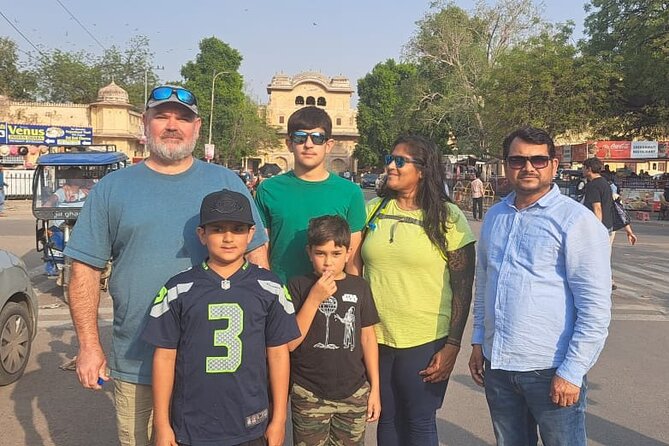 Private Jaipur Day Tour with Driver and Guide- All Inclusive - City Palace and Hawa Mahal: how Jaipur rulers organized space