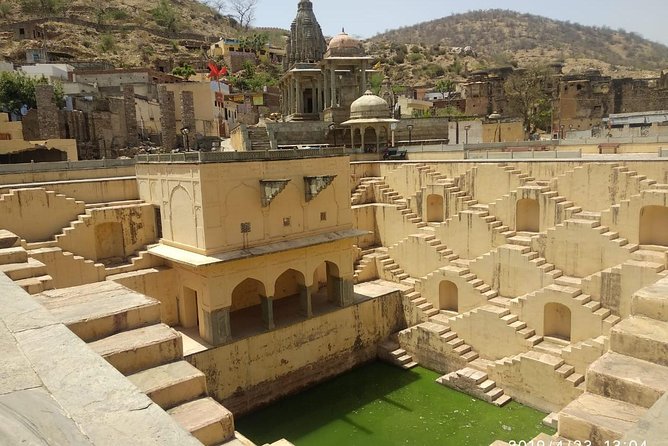 Private Jaipur Full One Day Tour In Pink City With Guide - Panna Meena ka Kund: stepwell stop for texture and calm
