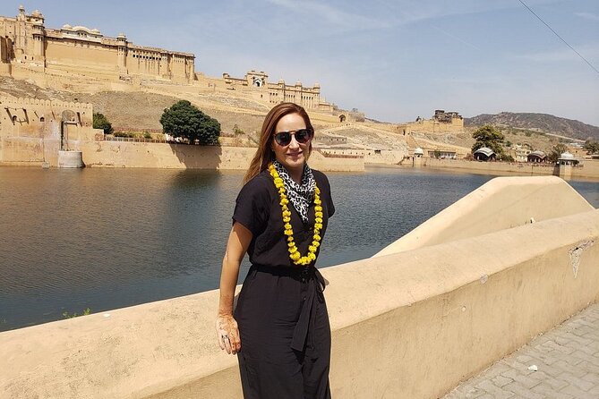 Private Jaipur Half-Day: Amber Fort, Stepwell, Jal Mahal & Gaitor - Jal Mahal on Man Sagar Lake, how to time the pause