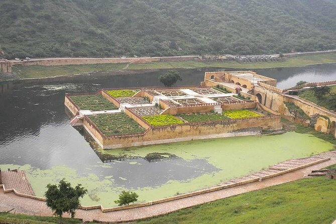 Private Jaipur Pink City Tour by Car & Driver with a Tour Guide - Stop 6 Hawa Mahal: Palace of Wind and the 1799 façade
