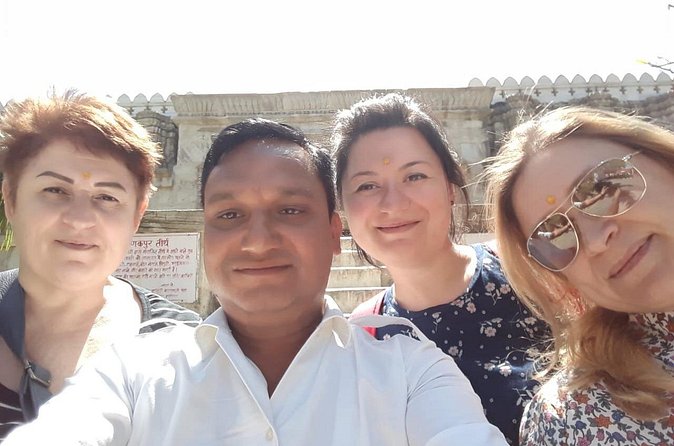 Private Jaipur sightseeing Tour by Car - All Inclusive - Patrika Gate: a convenient photo break