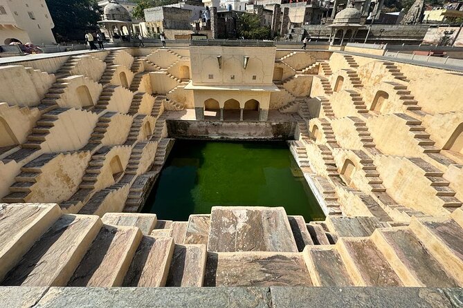 Private Jaipur Tour with Guide & All Entry Tickets - Panna Meena ka Kund stepwell: short stop, strong payoff