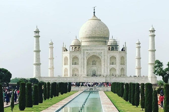 Private Overnight Jaipur City Tour from Delhi - The car and guide experience: comfort that keeps you moving