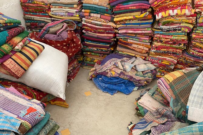 Private Shopping Tour in Jaipur - Stop 2: Ratnavali Arts, jewelry and gemstone craftsmanship