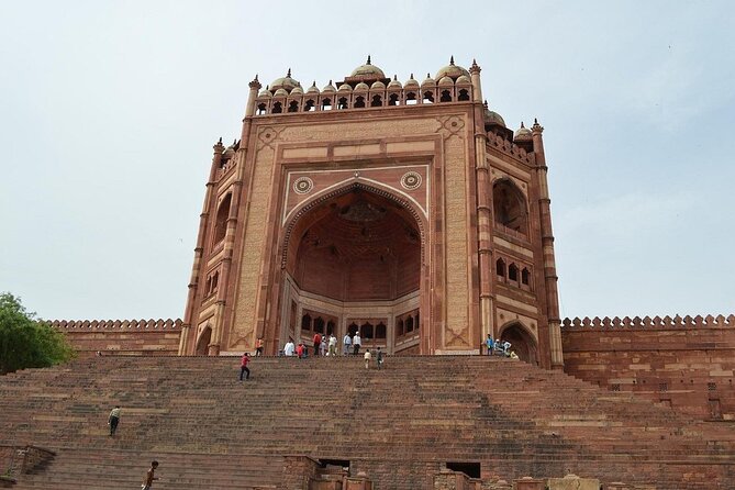 Private Taj Mahal and Fatehpur Sikri Day Trip from Jaipur - Food, breaks, and comfort: what you are and are not getting