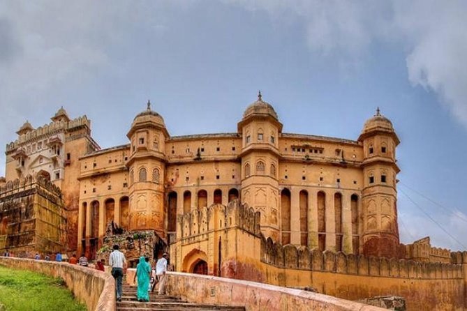 Private Transfer : Jaipur To Delhi with Private Transportation - Pickup in Jaipur: where the ride really starts