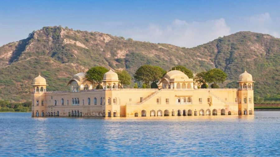 Same Day Jaipur Tour from Delhi by Car or Train - City Palace, Rajput power explained through rooms and courtyards