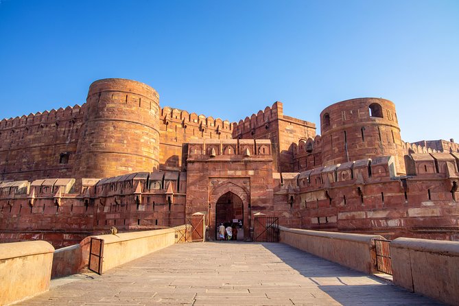 Same Day Taj Mahal, Agra Fort & Baby Taj Tour from Jaipur by Car - The guide makes or breaks the experience, and the reviews show a pattern