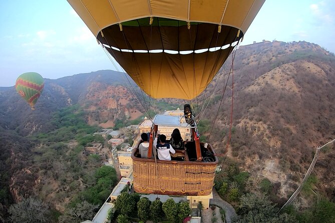 SkyWaltz Hot Air Balloon Safari - The 60-Minute Flight: Low Altitude Village Life