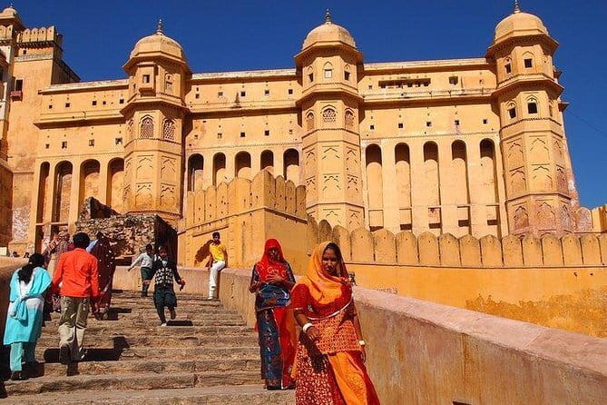 Taj Mahal and Agra Private Day Tour From Jaipur with 5 Star Meal - Courtyard Agra lunch at a 5-star hotel: the break that keeps the day enjoyable