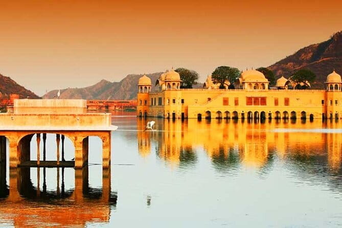 Taj Mahal and Agra Private Day Tour From Jaipur with 5 Star Meal - Guides and drivers: the human factor that makes the monuments click