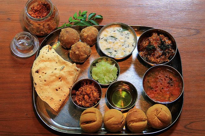 Traditional Dinner with Indian Family in Jaipur With Transfers - From your 7pm pickup to Golden Peacock Heritage Home Stay